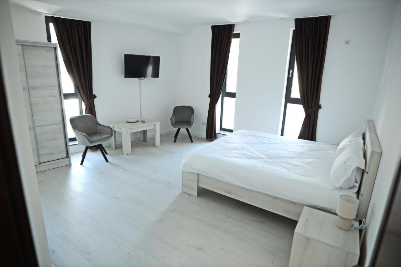 Casa Vys Appartement Piteşti Buitenkant foto